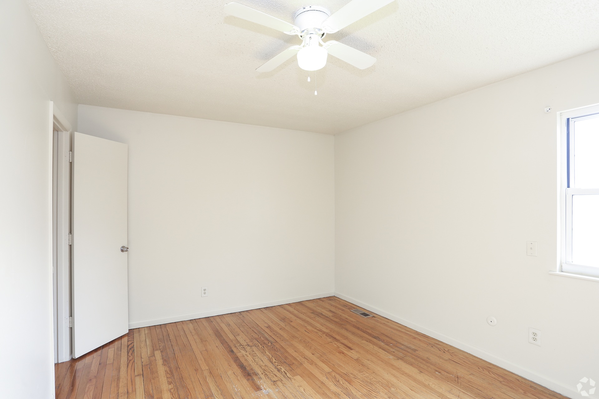 Green Village Townhomes third bedroom in Kansas City Missouri