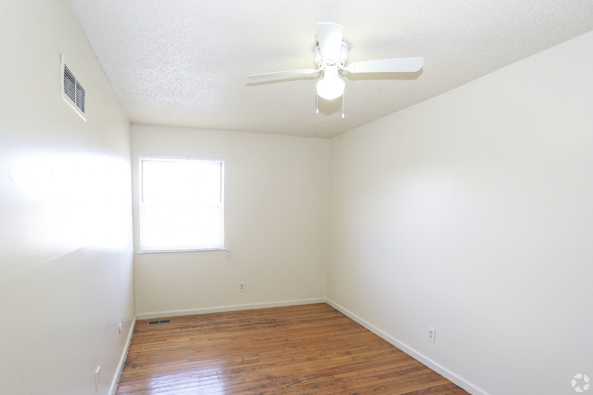 Green Village Townhomes third bedroom in Kansas City Missouri